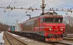 SZ 363-001 bernimmt in Pragersko Containerzug aus Hodos und zieht im Richtung Hafen Koper.