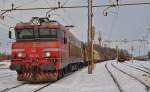 SZ 363-035 mit Gterzug wartet in Pragersko fr Weiterfahrt Richtung Ljubljana. / 15.02.2012