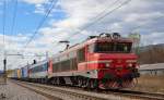 S 363-004 zieht LkW-Zug durch Maribor-Tabor Richtung Norden. / 30.3.2012