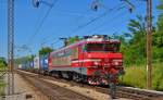 S 363-008 zieht Containerzug durch Maribor-Tabor Richtung Hafen Koper.