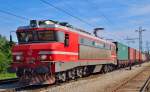 S 363-023 zieht Containerzug durch Pragersko Richtung Hafen Koper. /17.8.2012