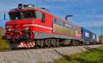 S 363-015 zieht Containerzug durch Maribor-Tabor Richtung Hafen Koper. 20.10.2012