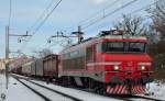 S 363-036 zieht Gterzug durch Maribor-Tabor Richtung Verschiebabahnhof Tezno. /14.12.2012