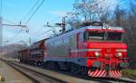 S 363-007 zieht drei Gterwagons durch Maribor-Tabor Richtung Verschiebebahnhof Tezno.