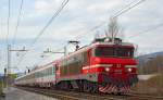 S 363-016 zieht EC158 'Croatia' durch Maribor-Tabor Richtung Wien. /16.4.2013