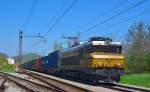 S 363-005 zieht Containerzug durch Maribor-Tabor Richtung Koper Hafen. /25.4.2013