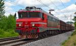 S 363-018 zieht Erzzug durch Maribor-Tabor Richtung Koper Hafen.