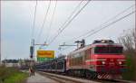 SŽ 363-008 zieht lehren PkW-Zug durch Maribor-Tabor Richtung Norden.