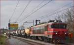 SŽ 363-004 zieht Güterzug durch Maribor-Tabor Richtung Norden. /9.4.2015