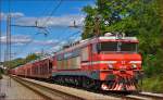 SŽ 363-018 zieht Autozug durch Maribor-Tabor Richtung Koper Hafen.