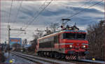 SŽ 363-001 fährt als Lokzug durch Maribor-Tabor Richtung Maribor HBF.