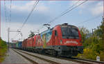 SŽ 514-013 zieht Containerzug durch Maribor-Tabor Richtung Norden.