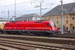 541 008-3 der SZ (Slowenische Eisenbahn), durcheilt mit einem Kesselwagenzug die Gterwagenabstellgruppe zu Linz an der Donau.