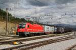 Eigentlich wollten wir am 25.08.2013 nochmal an die Koperrampe fahren. Doch leider herrschte an diesem Tag stark bewlktes Wetter mit Regenschauern. So beschlossen wir in Koper zu bleiben und wenigstens ein paar Bahnhofsbilder zu machen. Neben dem Personenbahnhof wurde auch der Rangierbahnhof besucht. Einen kurzen Sonnenspot gab es fr 541 002 und 541 104.