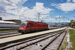 541 017-4 mit EC 211  Sava  (Villach Hbf - Ljubljana - Zagreb Glavni kol. - Vinkovci), am 26.5.2016 bei der Abfahrt in Lesce-Bled.