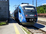 Triebwagen 312 wartet im Bahnhof Pivka auf die Abfahrt, Juni 2016