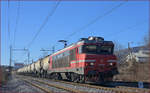 SŽ 363-036 zieht Kesselzug durch Maribor-Tabor Richtung Norden.