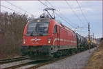 SŽ 541-022 zieht Kesselzug durch Maribor-Tabor Richtung Süden.
