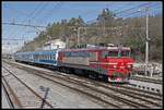 363-008 mit Reisezug in Rakek am 13.02.2019.