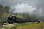 06-018 mit dem Fotozug 17033 von Jesenice nach Bohinjska Bistrica am 10.10.2015 rund 3 Kilometer vor dem Zielbahnhof.