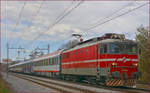 SŽ 342-024 zieht EC158 durch Maribor-Tabor Richtung Wien.
