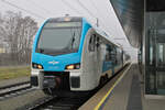 SZ 610 035 steht in Bleiburg zur Fahrt als Regionalzug nach Maribor. (29.12.2022)