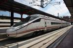 Hier 114 611-7 als A8158 von Valladolid Campo Grande nach Madrid Chamartin, dieser Triebzug stand am 10.3.2012 in Madrid Chamartin. 