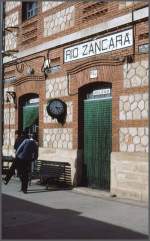 Wegen des Triebwagendefektes blieb genug Zeit sich den Bahnhof Rio Zancara im den spanischen Hochland etwas nher anzusehen und dem Jefe de Estaion einen Besuch abzustatten.