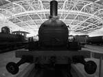Die 1881 bei André Koechlin & Cie in Frankreich gebaute Dampflokomotive Norte 1653  Perruca  (030-2110) ist Teil der Ausstellung im Eisenbahnmuseum von Katalonien. (Vilanova i la Geltrú, November 2022)