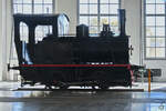 Auch hier blieb nur der Versuch eines Fotos durch die Fensterscheibe - die 1871 bei Cockerill in Belgien gebaute Dampflokomotive 4  Andaluces  (020-04) steht noch ziemlich einsam in der frisch