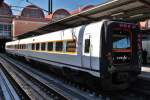 Hier 594 106-7 als IR17197 von Badajoz nach Madrid Chamartin, dieser Triebzug stand am 11.3.2012 in Madrid Chamartin.