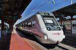 Hier 598 007-2 als A4086 von Madrid Chamartin nach Irun, dieser Triebzug stand am 10.3.2012 in Madrid Chamartin.