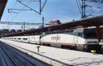 Hier 252-020-3 mit TLG151 von Madrid Chamartin nach A Coruna, dieser Zug stand am 10.3.2012 in Madrid Chamartin.