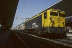 RENFE BR 279 014-5 wartet mit ihrem Zug auf grnes Licht. Bahnhof in Burgos, Juli 1993, HQ-Scan ab Dia (prov. einsortiert).