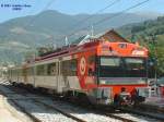 Der erwartete Gegenzug 440.236 fhrt in den Bahnhof Rebes de Freser ein. Diese Trbzge fahren auf 4 Linein in Barcelona als S-Bahn, 5 Zugpaare tglich sind bis La-Tour-de-Carol verlngert.