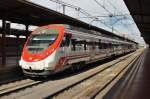 Hier 465 098-2 als R17111 von Madrid Chamartin nach Atocha Parla, bei der Einfahrt am 10.3.2012 in Madrid Chamartin.