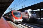 Hier links 465 575-9 und rechts 334-027-0 mit TLG278 von Madrid Camartin nach Almeria, diese beiden Zge begegneten sich am 11.3.2012 in Madrid Chamartin.