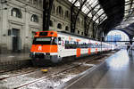  Bahnsteigbild  051M (447) der spanische Eisenbahngesellschaft Renfe im Estació de França „Französischer Bahnhof“ Barcelona, am 8.3.2017