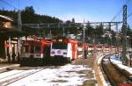 Zwei RENFE-Triebwagen der Reihe 440 (links) und 450 (rechts) im Endbahnhof Cercedilla der Madrider Vorortlinie C 8 (Februar 1996).