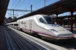 Hier 102 077-1 als AVE2122 von Madrid Chamartin nach Malaga, dieser Triebzug stand am 11.3.2012 in Madrid Chamartin.
