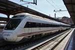 Hier 120 359-5 als A8130 von Puertollano nach Madrid Chamartin, dieser Triebzug stand am 10.3.2012 in Madrid Chamartin.