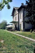 Der Bahnhof Sineu in den 1980er Jahren.Zu jener Zeit beherbergte er eine Galerie und ein kl.Caf.Seit 2002 fahren hier wieder Zge nach Palma(ber Inca)und nach Manacor.(Archiv P.Walter)