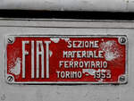 Das Herstellerschild auf dem 1953 im Eisenbahnmuseum Madrid ausgestellten Dieseltriebwagen 9522 (595-022-5).