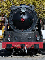Die schwere Güterzugdampflokomotive 5001  Santa Fe  (151F-3101) stammt aus dem Jahr 1942. (Vilanova i la Geltrú, November 2022)