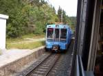 Triebzug 3507/6507 von Bilbao nach Ermua fhrt am 28.09.2005 durch eine Ausweichstelle ohne Bahnhof zwischen Berriz und Ermua. Nach dem Passieren kann unser Zug von San Sebastian seine Fahrt nach Bilbao fortsetzen.