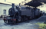 Lok Nr. 2 (Baldwin 52626/1919)und die Maffei-Lok 31 warten am 04.05.1984 im Depot Ponferrada auf ihre nächsten Aufgaben