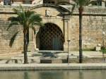 Portal des ehem.Eisenbahntunnels(Stadttunnel 1931-1964)vom Palma Bahnhof zum Hafen,unterhalb der Kathedrale.Er wurde ausschliesslich fr den Gterverkehr genutzt.Palma de Mallorca 27.10.09