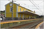 Barreda unweit von Santander an der doppelspurigen Schmalspustrecke von Santander nach Torrelavega weisst einen regen S-Bahn Verkehr auf und Güterzüge bedienen das hier ansäassige