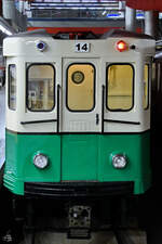 Dieser Metrozug (M-1121) wurde 1965 gebaut. (Madrid-Chamartin, November 2022)