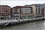 Kreuzungsstation der hier einspurigen Strassenbahn vor dem Teotro Arriaga in Bilbao.